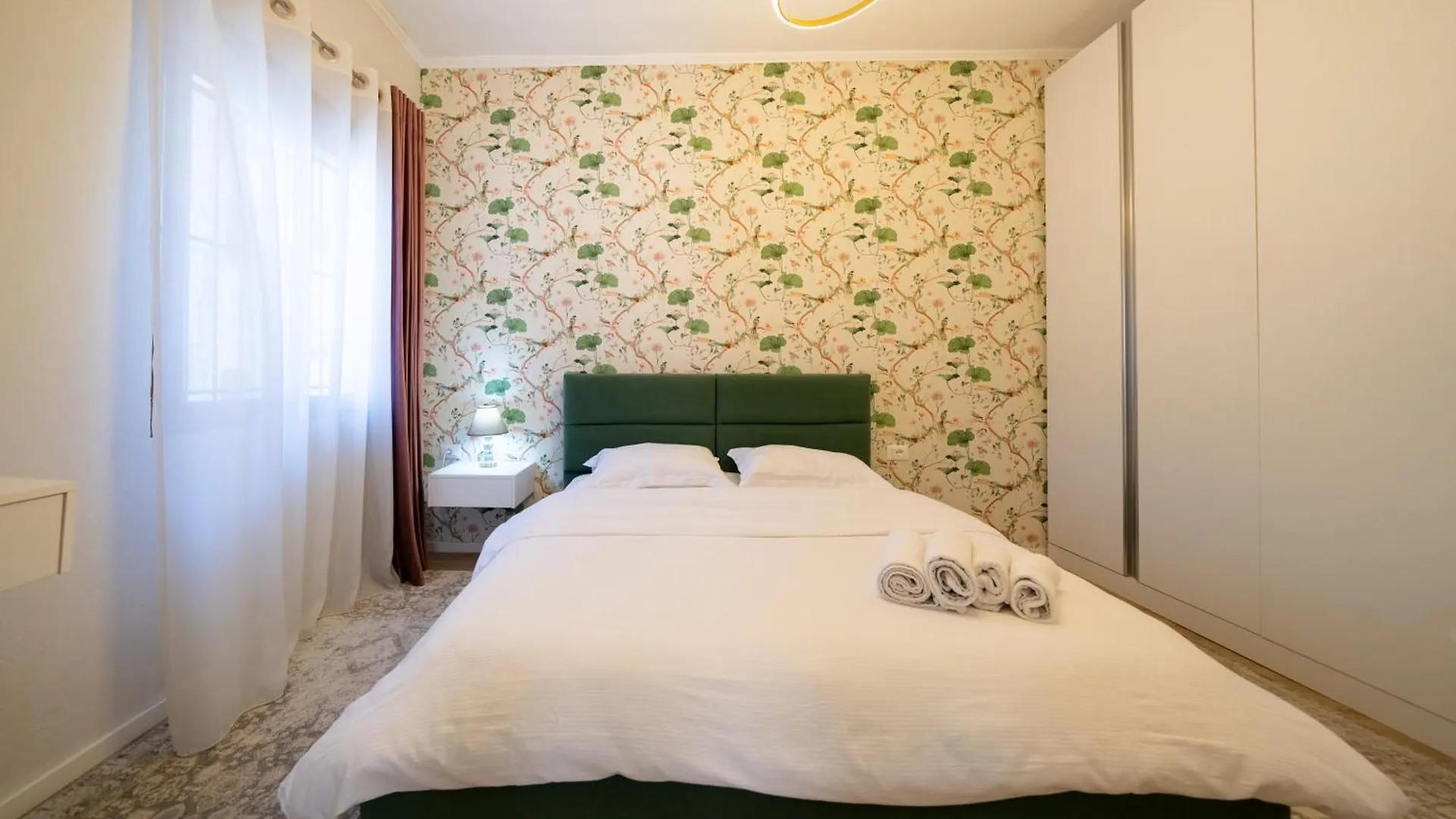 Modern 2 Bedroom Apartment With Balcony In Central Location Tirana Albania